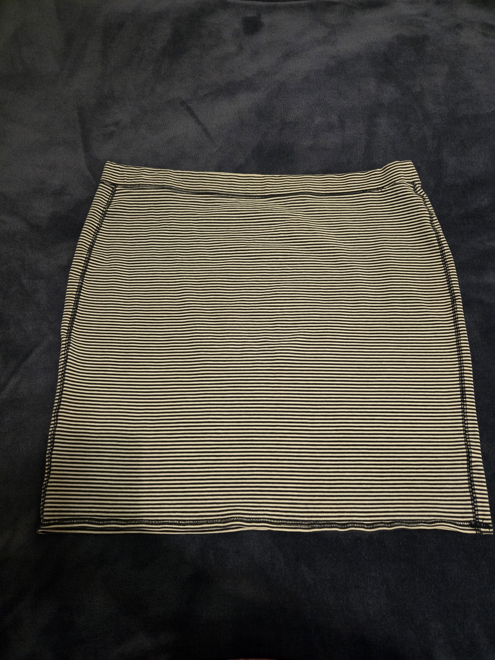 Old Navy Striped Navy and White Pencil Skirt - Stretch Everyday Style